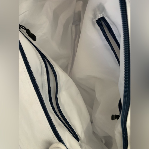 NWT BEACH BAG - Picture 4 of 9